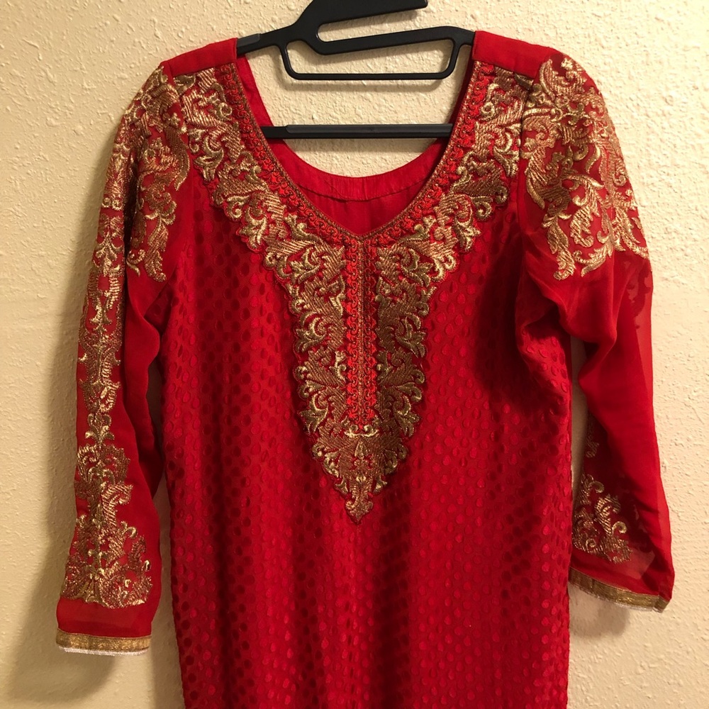 Indian/Pakistani saree/sari Dress and Shawl Small Red embroidered - Picture 3 of 7